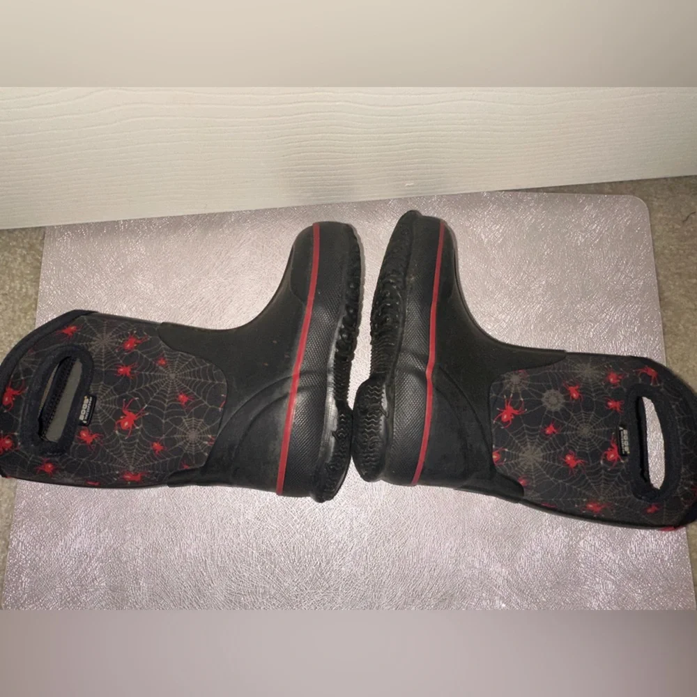 Bogs creepy crawly Black and Red Spiderweb Kids Rain & Snow Boots 9